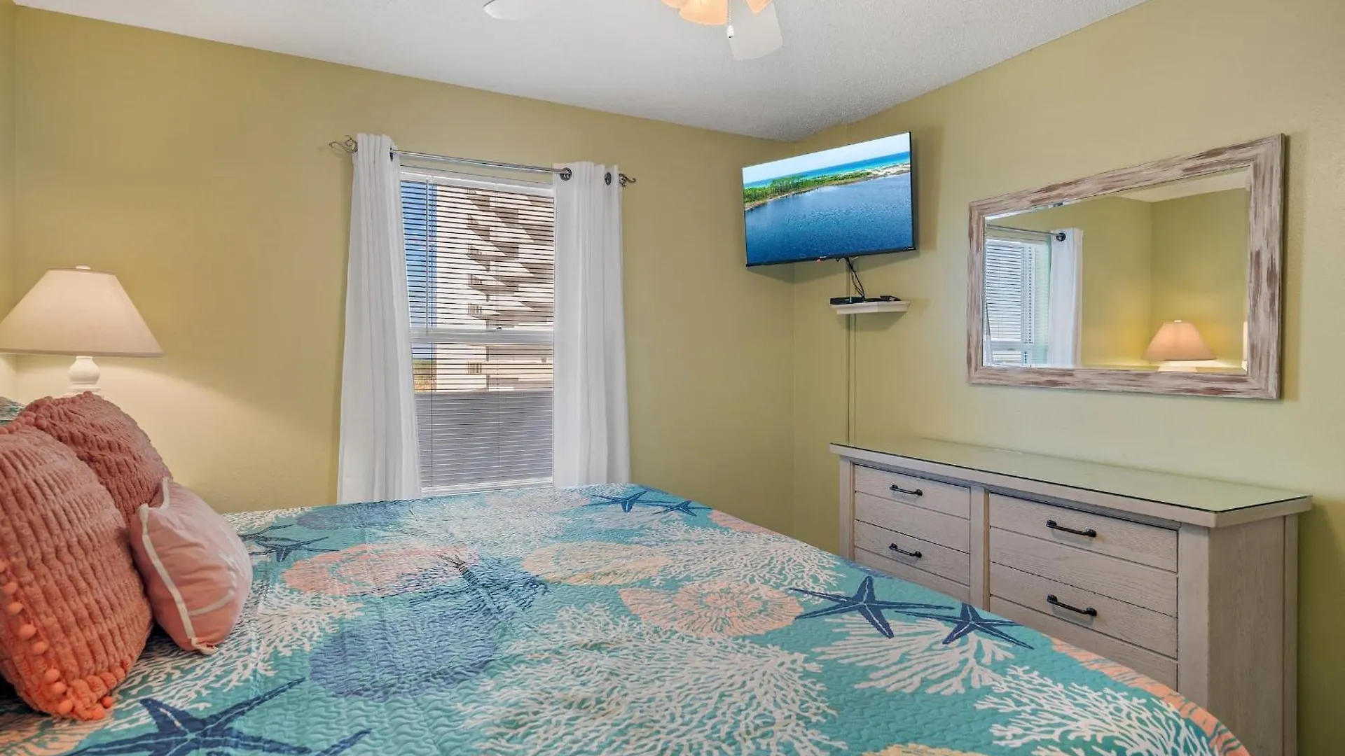 Pelican Beach Resort - Destin Condo Getaways By Cls 3*,  미국